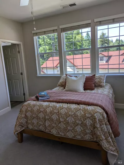 Bedroom - 14619 Jomark Ln, Occidental, CA 95465 photo 1 of 2