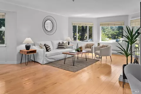 110 Seminary Dr #1A, Mill Valley, CA 94941