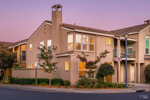62 Holliday Dr, Novato, CA 94949