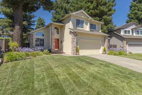 66 Noonan Ranch Cir, Santa Rosa, CA 95403
