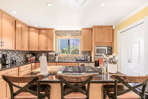 2400 Valley West Dr, Santa Rosa, CA 95401