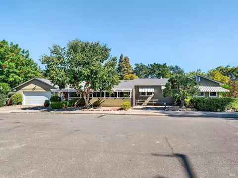 1565 Pine St, Saint Helena, CA 94574
