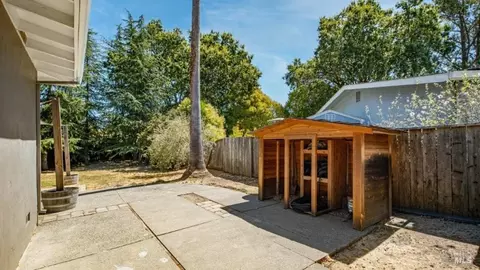 Exterior - 85 Clausing Ct, Novato, CA 94945 photo 9 of 11