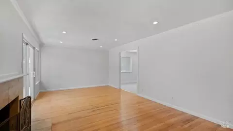 Living - 85 Clausing Ct, Novato, CA 94945 photo 3 of 4