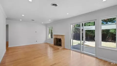 Living - 85 Clausing Ct, Novato, CA 94945 photo 2 of 4