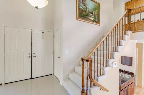 Entry Way - 367 Darley Dr, Vallejo, CA 94591 photo 2 of 4