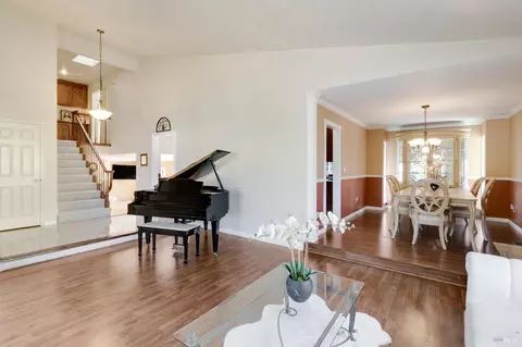 Living - 367 Darley Dr, Vallejo, CA 94591 photo 2 of 4