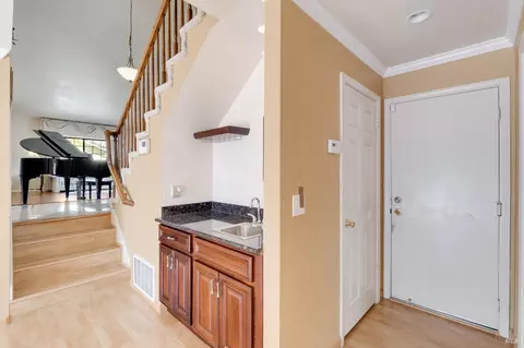 Entry Way - 367 Darley Dr, Vallejo, CA 94591 photo 4 of 4