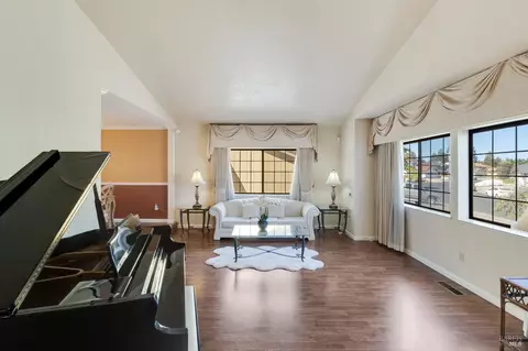 Living - 367 Darley Dr, Vallejo, CA 94591 photo 1 of 4