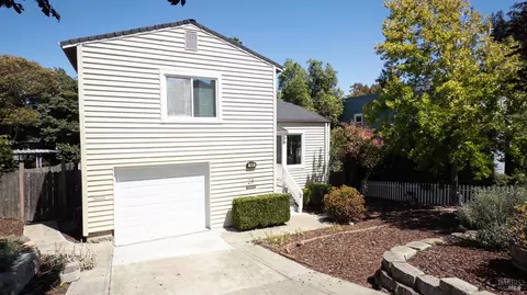 Exterior - 28 D St, Vallejo, CA 94590 photo 6 of 10