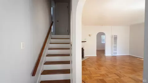 Entry Way - 28 D St, Vallejo, CA 94590 photo 2 of 2