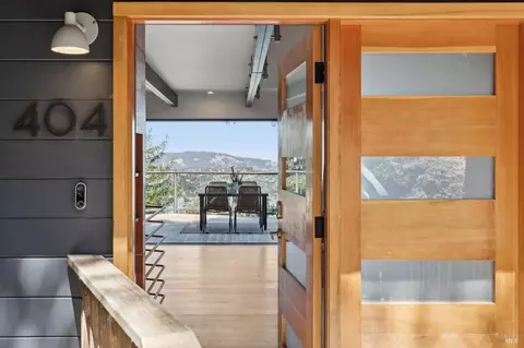 Entry Way - 404 Summit Dr, Corte Madera, CA 94925 photo 1 of 8