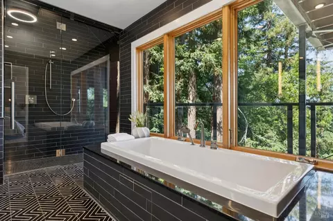 Bath - 404 Summit Dr, Corte Madera, CA 94925 photo 5 of 12