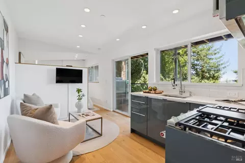 Kitchen - 404 Summit Dr, Corte Madera, CA 94925 photo 8 of 12