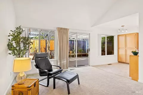 Living - 8616 Planetree Dr, Windsor, CA 95492 photo 5 of 9