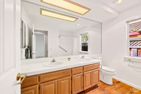 Bath - 8616 Planetree Dr, Windsor, CA 95492 photo 5 of 7