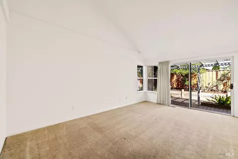 Living - 8616 Planetree Dr, Windsor, CA 95492 photo 6 of 9