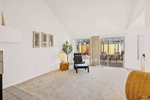 Living - 8616 Planetree Dr, Windsor, CA 95492 photo 9 of 9