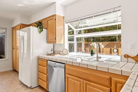Kitchen - 8616 Planetree Dr, Windsor, CA 95492 photo 5 of 5
