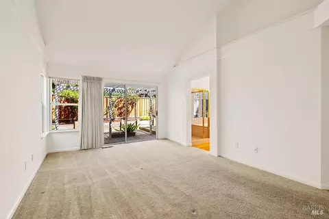 Bedroom - 8616 Planetree Dr, Windsor, CA 95492 photo 4 of 4