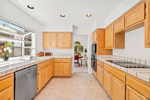 Kitchen - 8616 Planetree Dr, Windsor, CA 95492 photo 1 of 5