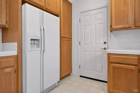 Kitchen - 849 Patti Page Ct, Windsor, CA 95492 photo 5 of 9