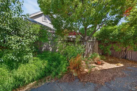 Exterior - 849 Patti Page Ct, Windsor, CA 95492 photo 5 of 5