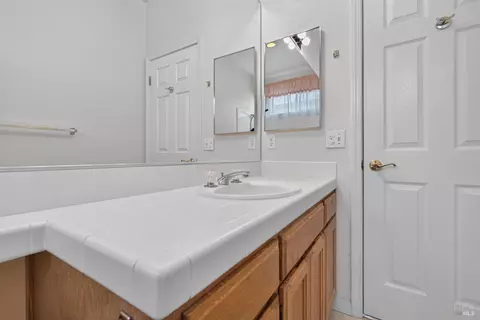 Bath - 849 Patti Page Ct, Windsor, CA 95492 photo 7 of 7