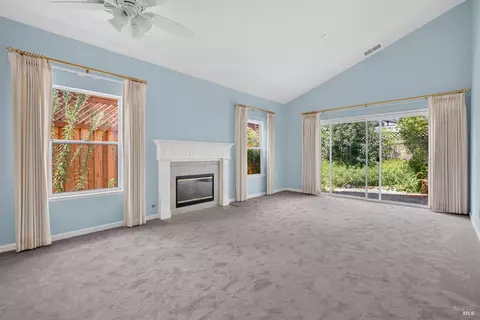 Living - 849 Patti Page Ct, Windsor, CA 95492 photo 3 of 5