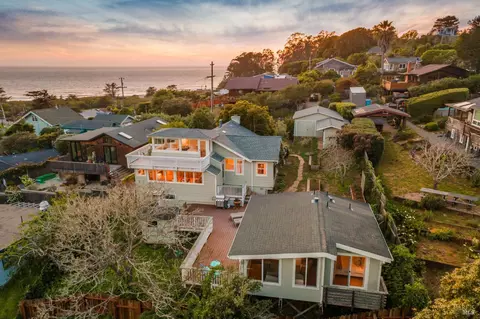 40 Laurel Ave, Stinson Beach, CA 94970