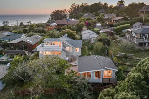 40 Laurel Ave, Stinson Beach, CA 94970