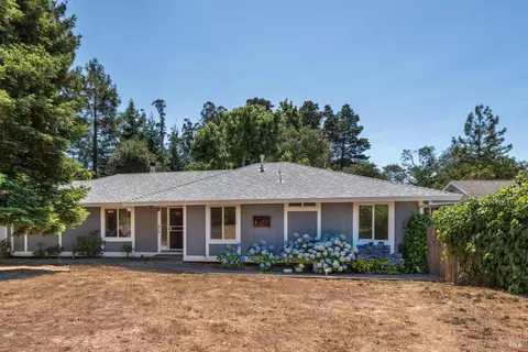 5414 Hessel Ave, Sebastopol, CA 95472