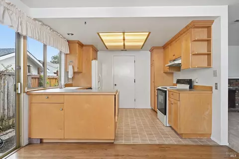 220 Cedar Cir, Healdsburg, CA 95448 photo 12