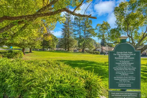 220 Cedar Cir, Healdsburg, CA 95448 photo 3