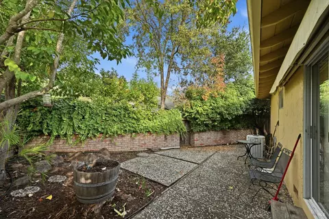 220 Cedar Cir, Healdsburg, CA 95448 photo 28