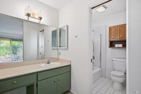 220 Cedar Cir, Healdsburg, CA 95448 photo 17