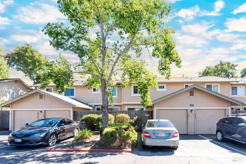 1451 Gold Way, Rohnert Park, CA 94928