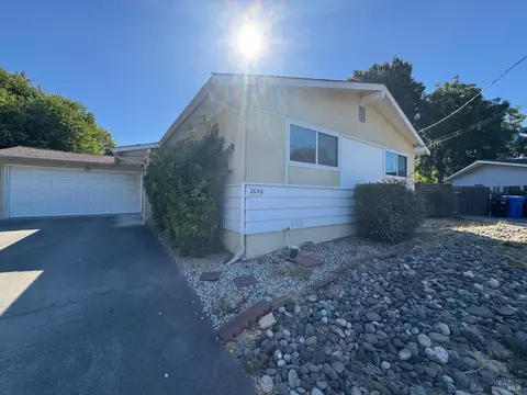 2040 Las Lomas Ct, Concord, CA 94519