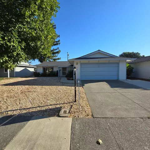 200 Rainier Cir, Vacaville, CA 95687