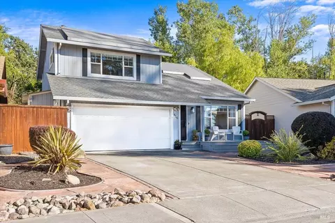 416 Tanglewood Ct, Santa Rosa, CA 95409