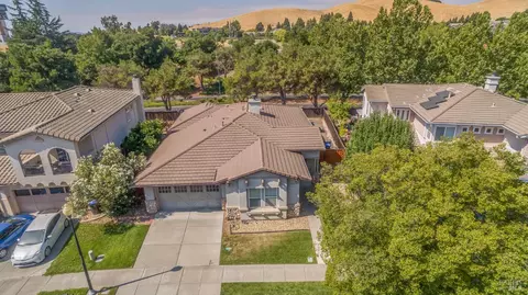 View/Area - 4013 The Masters Dr, Fairfield, CA 94533 photo 1 of 4