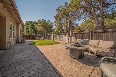 Exterior - 4013 The Masters Dr, Fairfield, CA 94533 photo 3 of 7