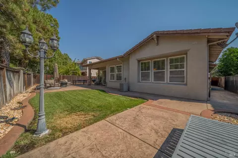 Exterior - 4013 The Masters Dr, Fairfield, CA 94533 photo 5 of 7