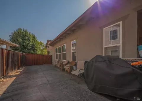 Exterior - 4013 The Masters Dr, Fairfield, CA 94533 photo 6 of 7