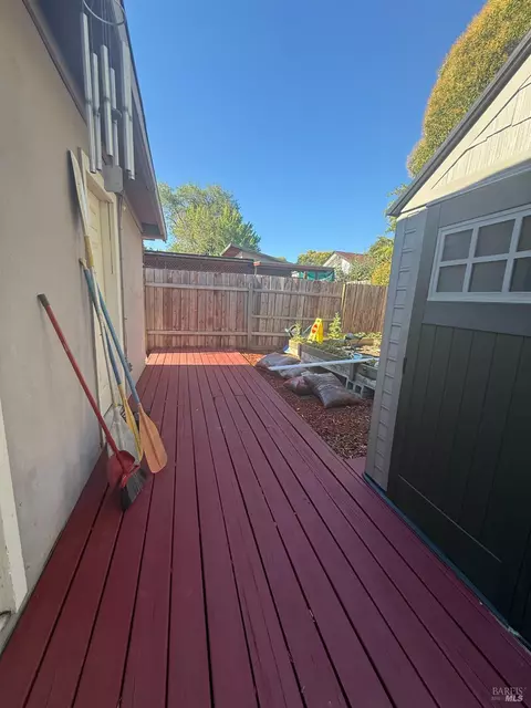 Exterior - 1724 Lockwood Dr, Ukiah, CA 95482 photo 2 of 10