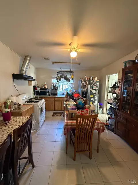 Kitchen - 1724 Lockwood Dr, Ukiah, CA 95482 photo 1 of 2