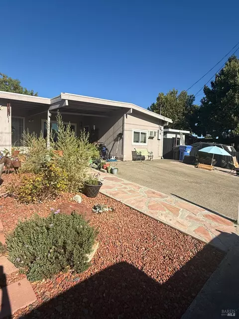 1724 Lockwood Dr, Ukiah, CA 95482