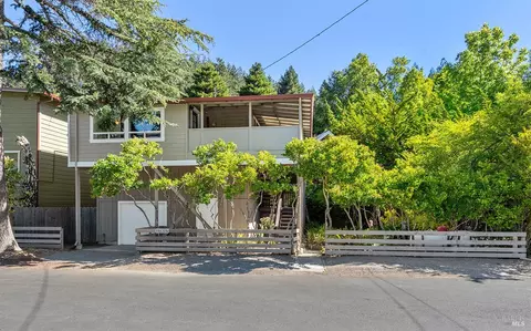 17837 Orchard Ave, Guerneville, CA 95446