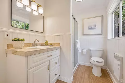 Bath - 47 Coronet Ave, Mill Valley, CA 94941 photo 2 of 4