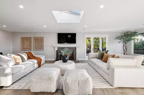 24 La Loma Ct, San Rafael, CA 94901